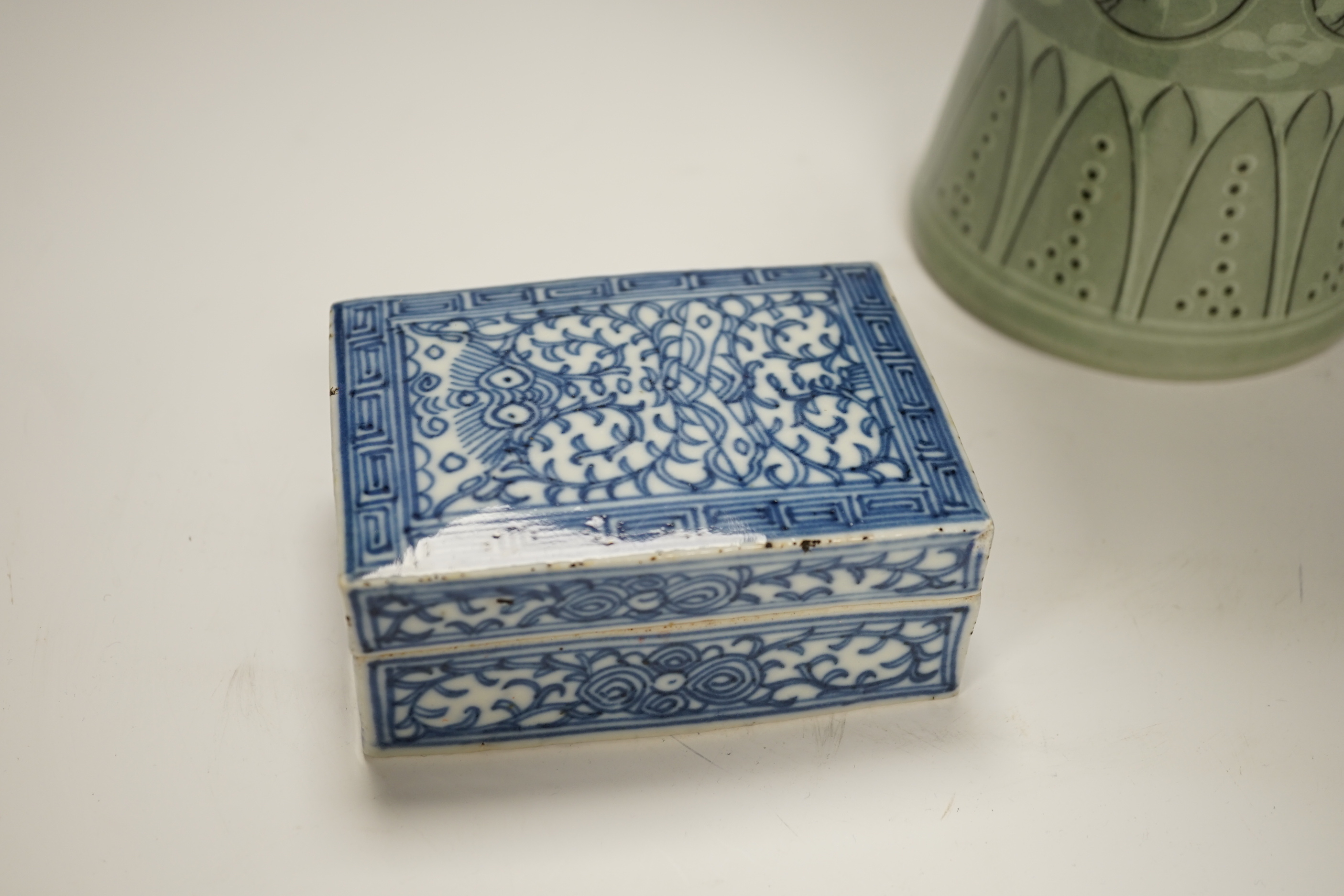 A Chinese blue and white seal paste box, and a Korean celadon vase decorated with cranes, 33cm high